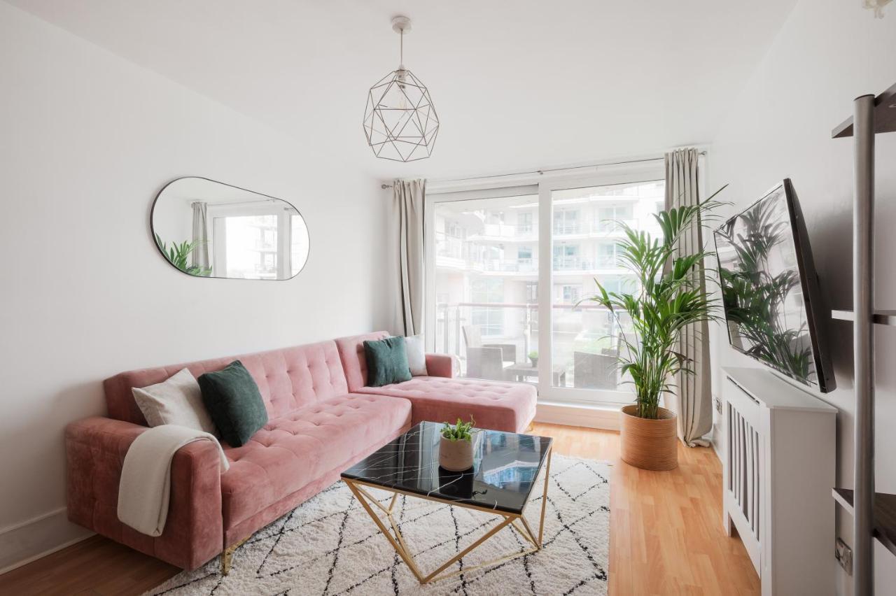 Riverside Balcony Apartments, 10 Minutes From Oxford Circus Londres Exterior foto