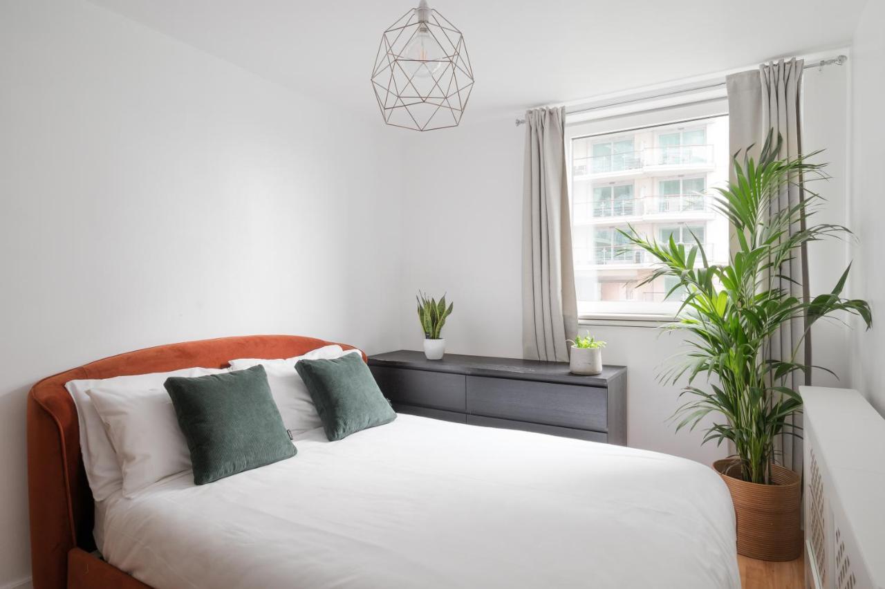 Riverside Balcony Apartments, 10 Minutes From Oxford Circus Londres Exterior foto