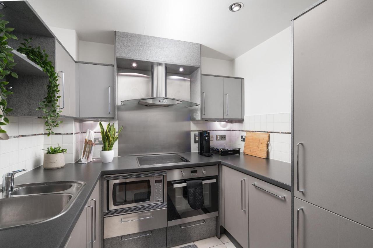 Riverside Balcony Apartments, 10 Minutes From Oxford Circus Londres Exterior foto