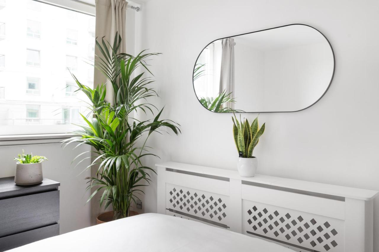 Riverside Balcony Apartments, 10 Minutes From Oxford Circus Londres Exterior foto