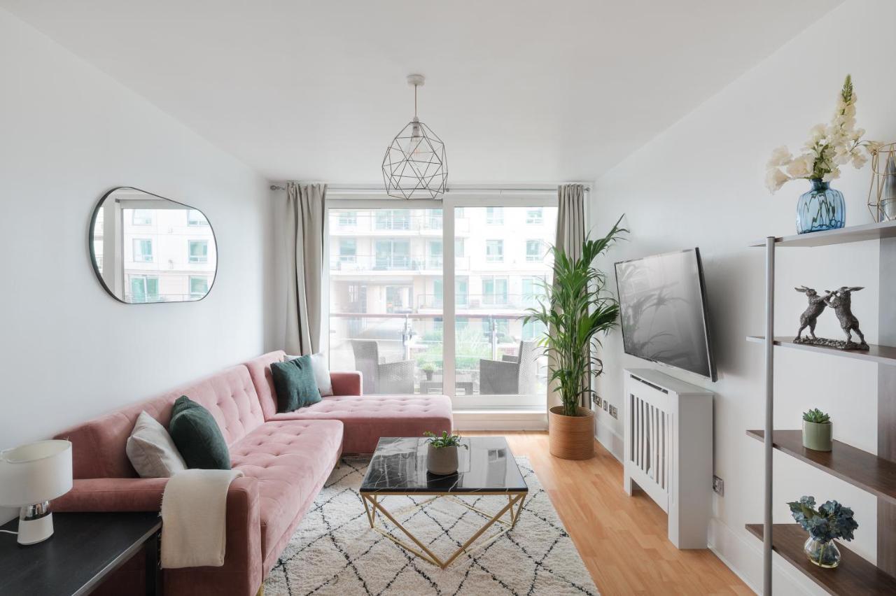 Riverside Balcony Apartments, 10 Minutes From Oxford Circus Londres Exterior foto