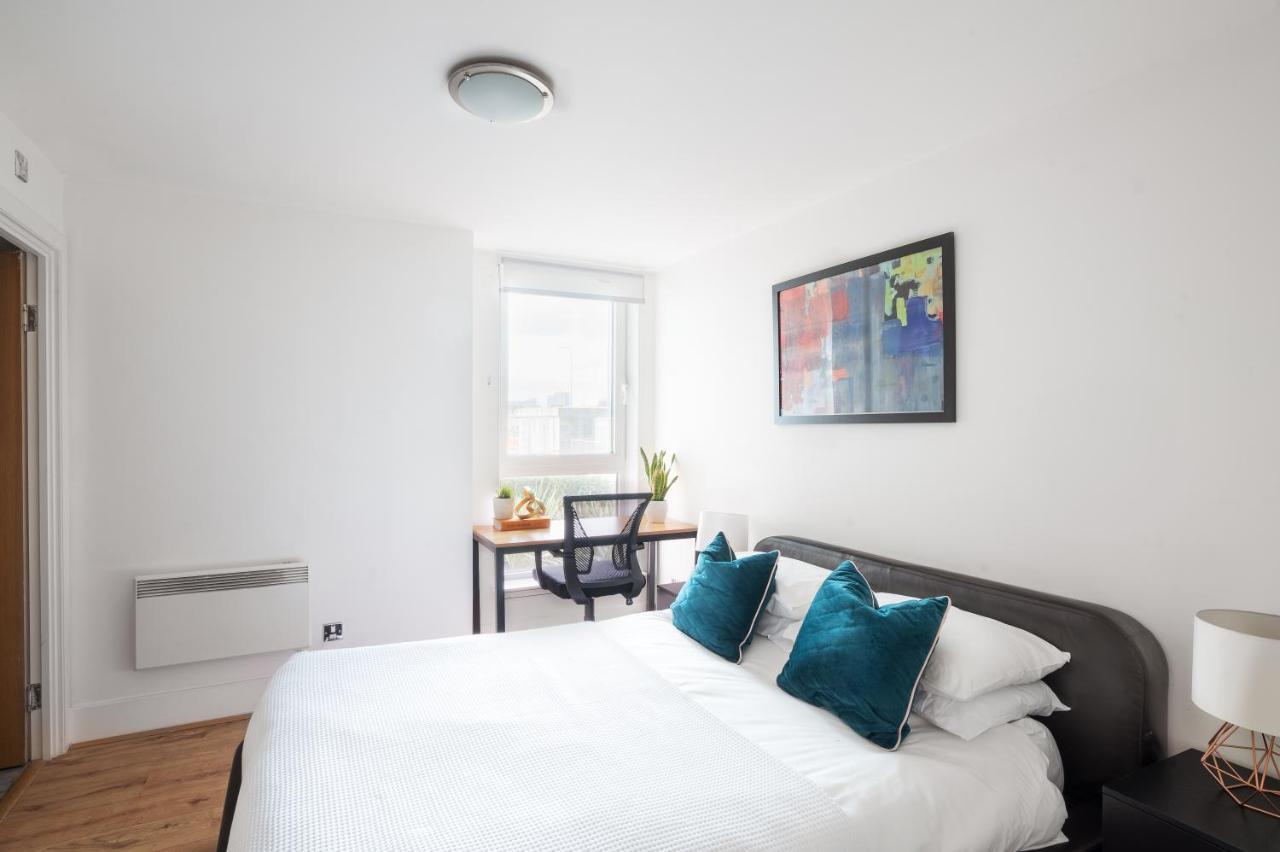 Riverside Balcony Apartments, 10 Minutes From Oxford Circus Londres Exterior foto