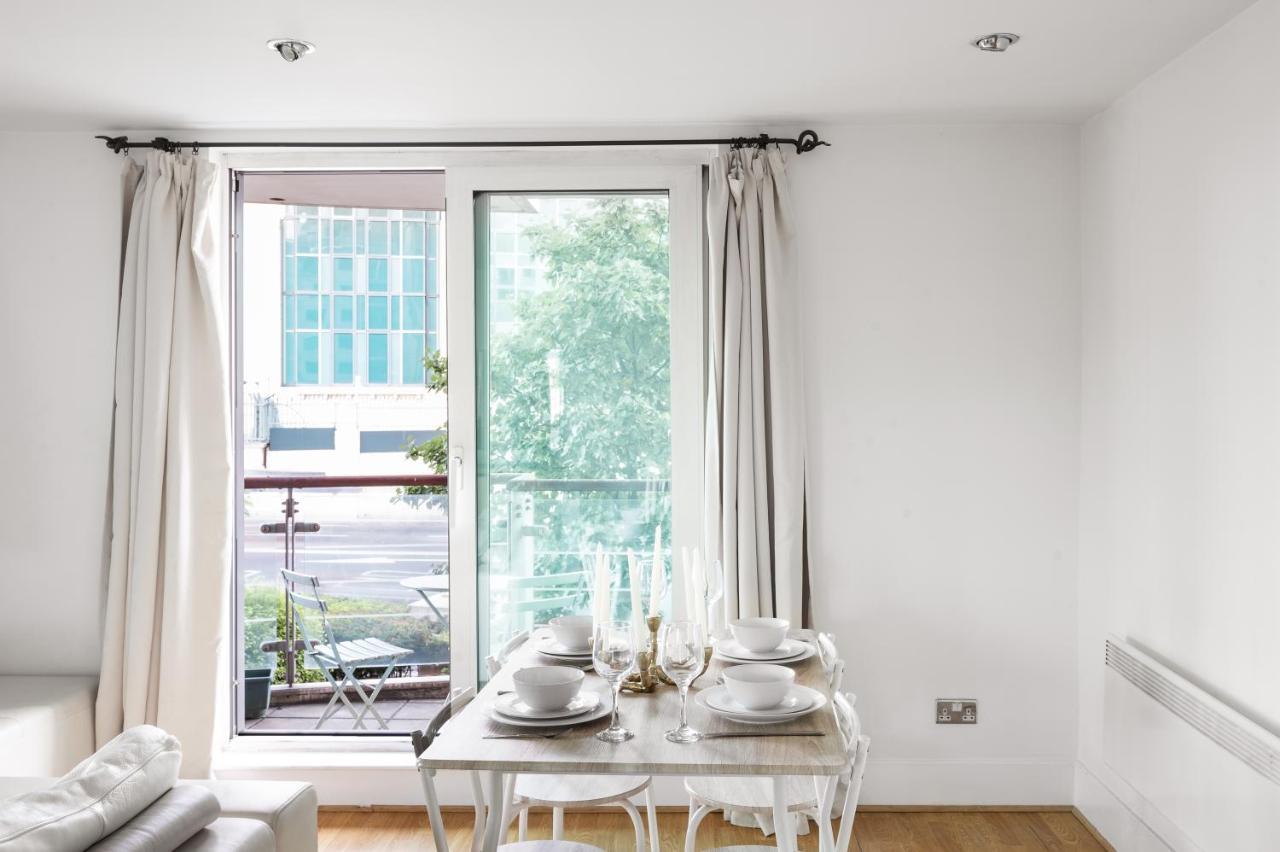 Riverside Balcony Apartments, 10 Minutes From Oxford Circus Londres Exterior foto