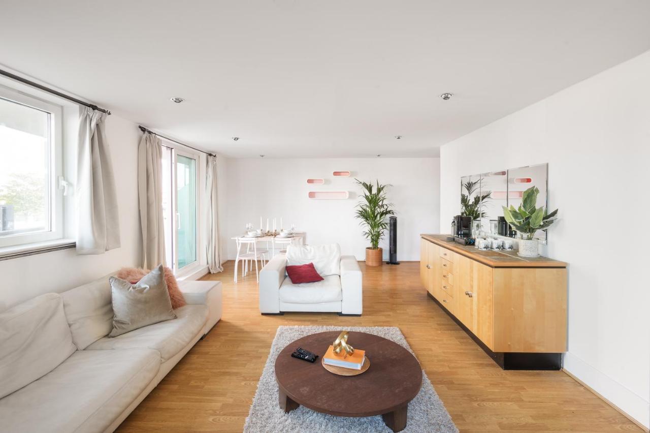 Riverside Balcony Apartments, 10 Minutes From Oxford Circus Londres Exterior foto