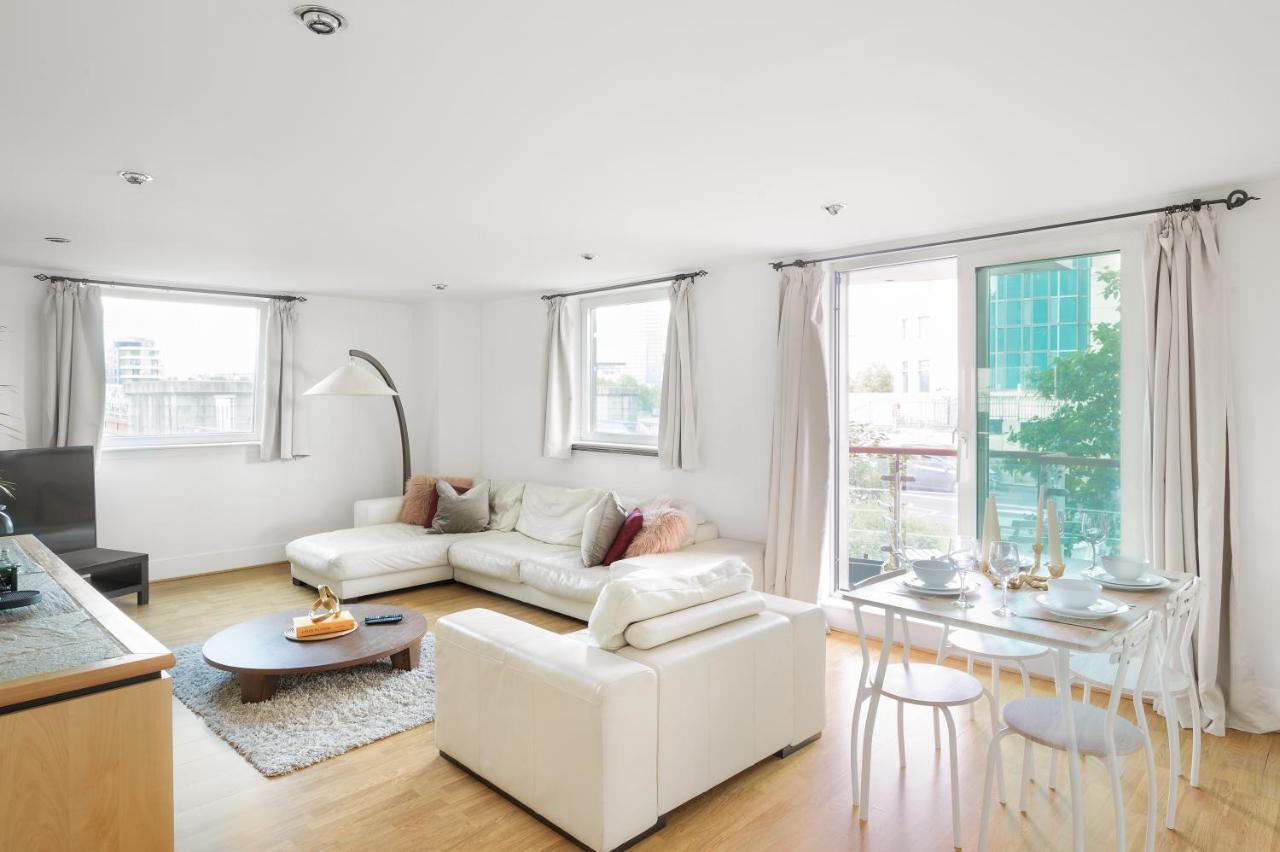 Riverside Balcony Apartments, 10 Minutes From Oxford Circus Londres Exterior foto