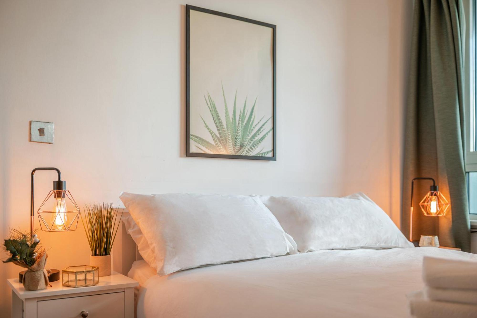 Riverside Balcony Apartments, 10 Minutes From Oxford Circus Londres Exterior foto
