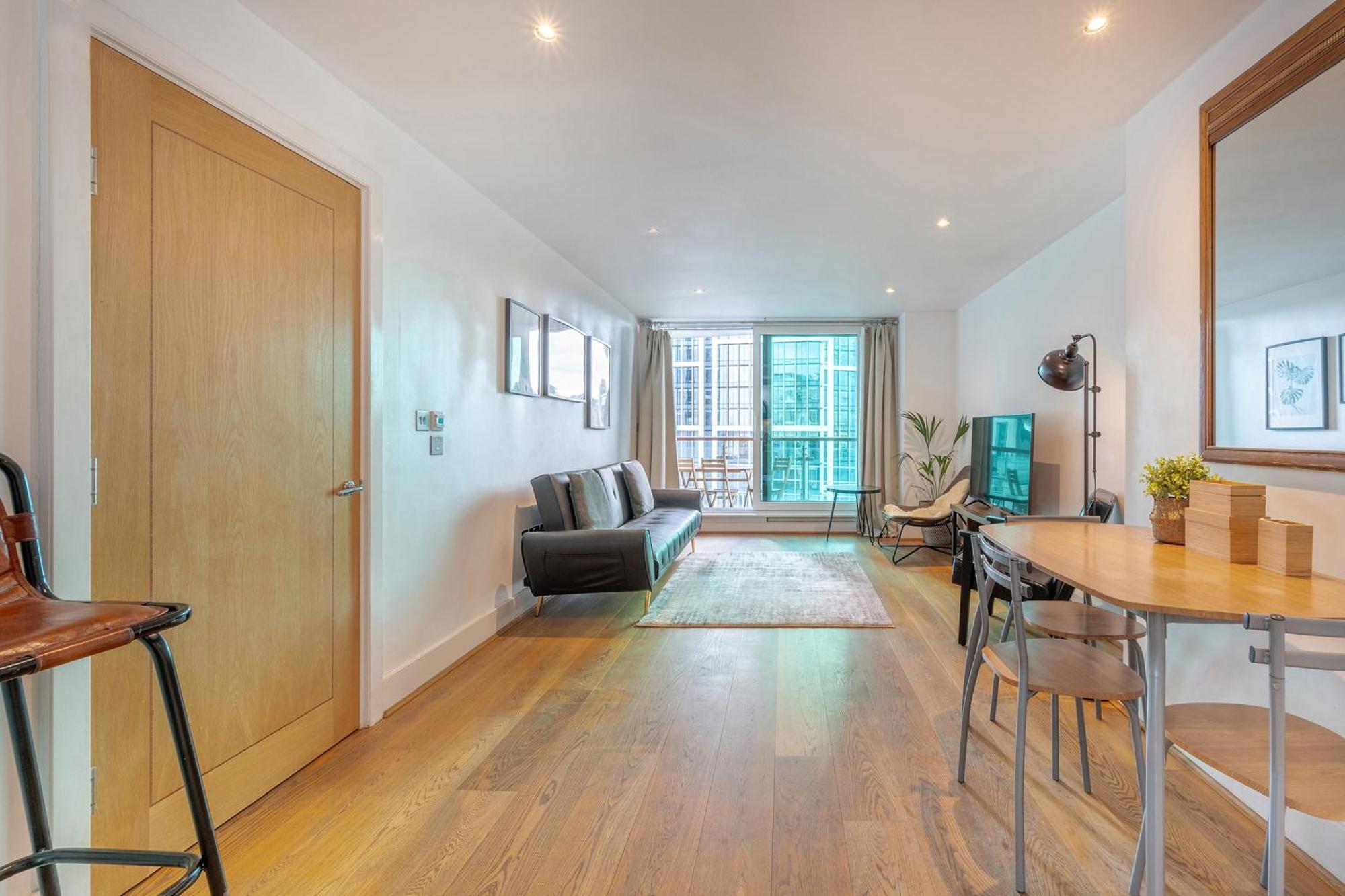 Riverside Balcony Apartments, 10 Minutes From Oxford Circus Londres Exterior foto