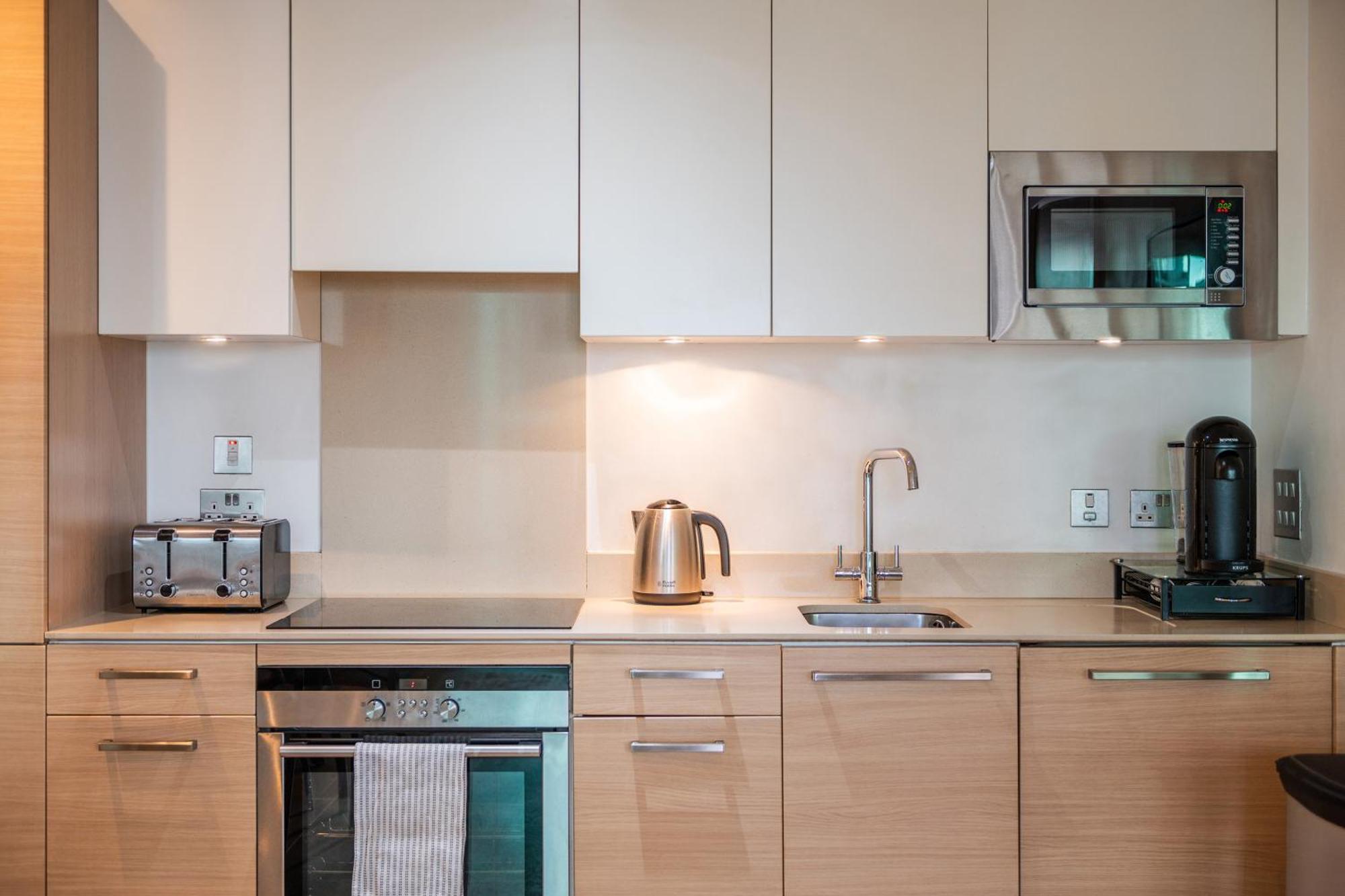 Riverside Balcony Apartments, 10 Minutes From Oxford Circus Londres Exterior foto