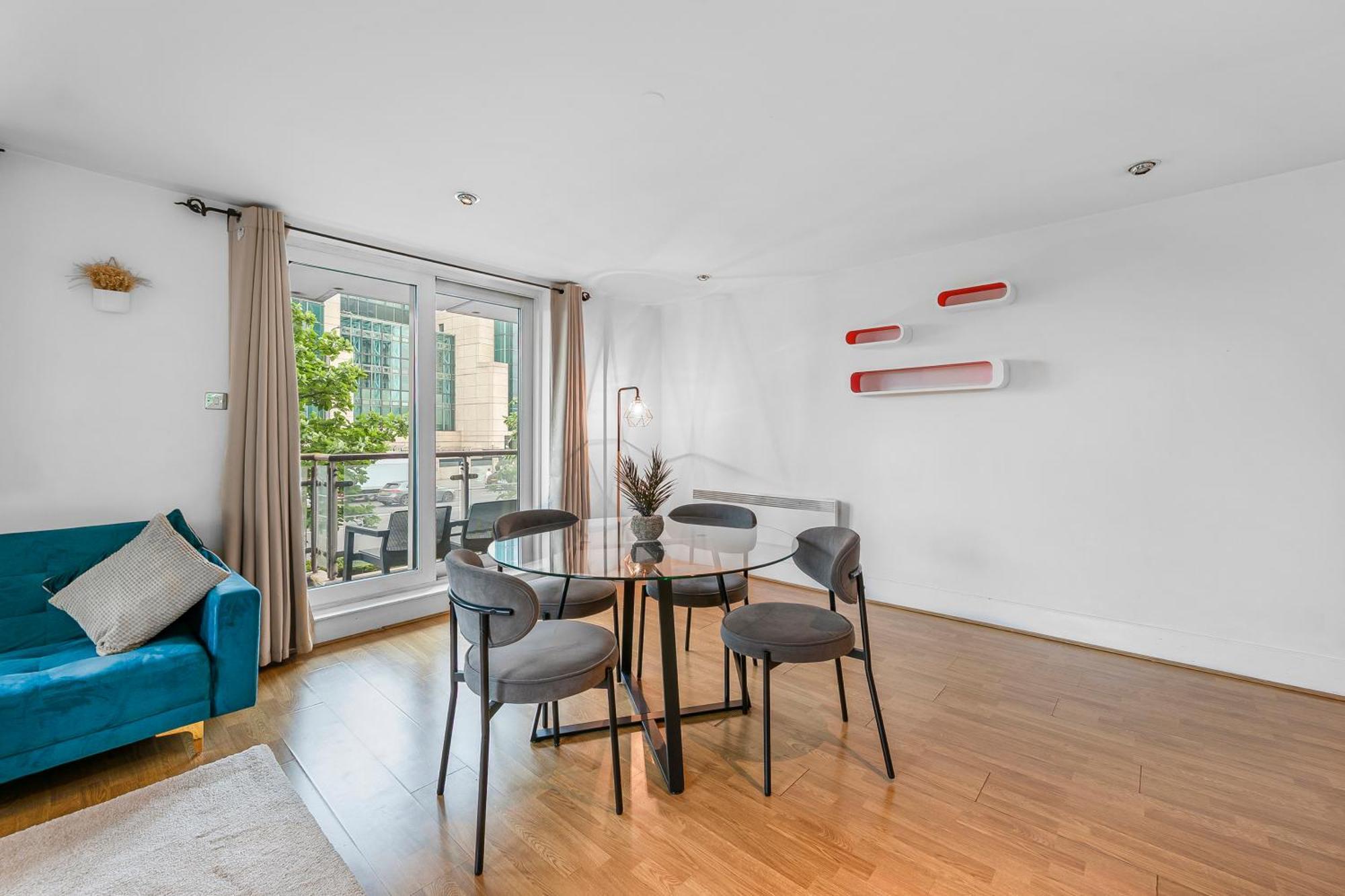 Riverside Balcony Apartments, 10 Minutes From Oxford Circus Londres Exterior foto