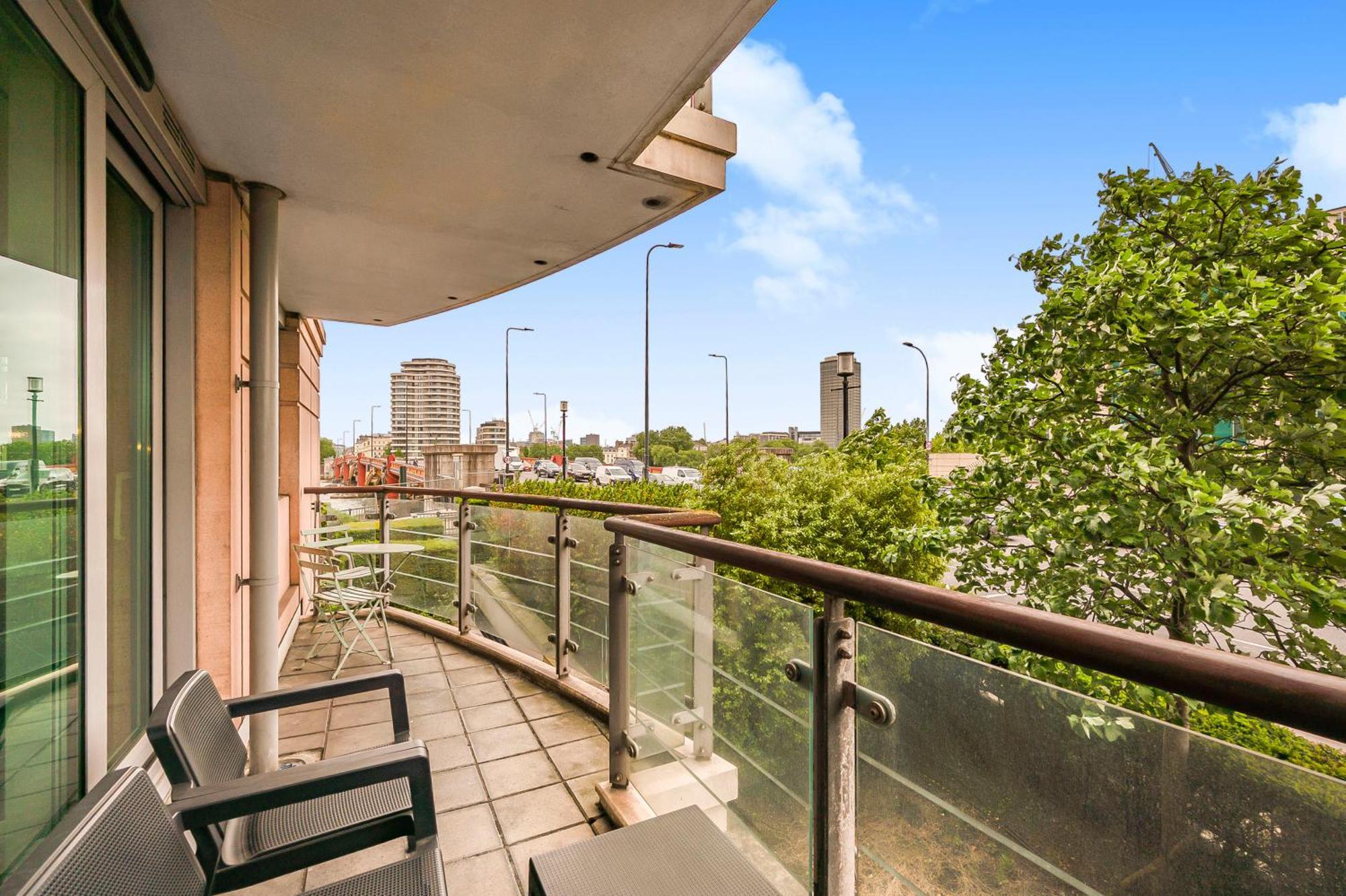 Riverside Balcony Apartments, 10 Minutes From Oxford Circus Londres Exterior foto